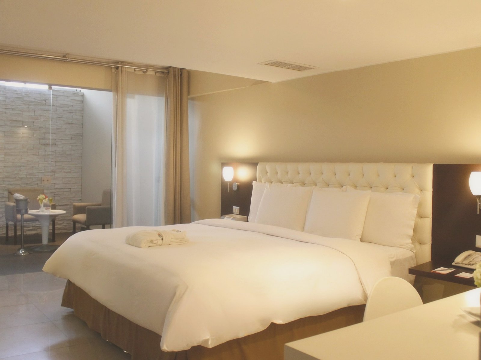 Grand Deluxe Suite con sala y jacuzzi